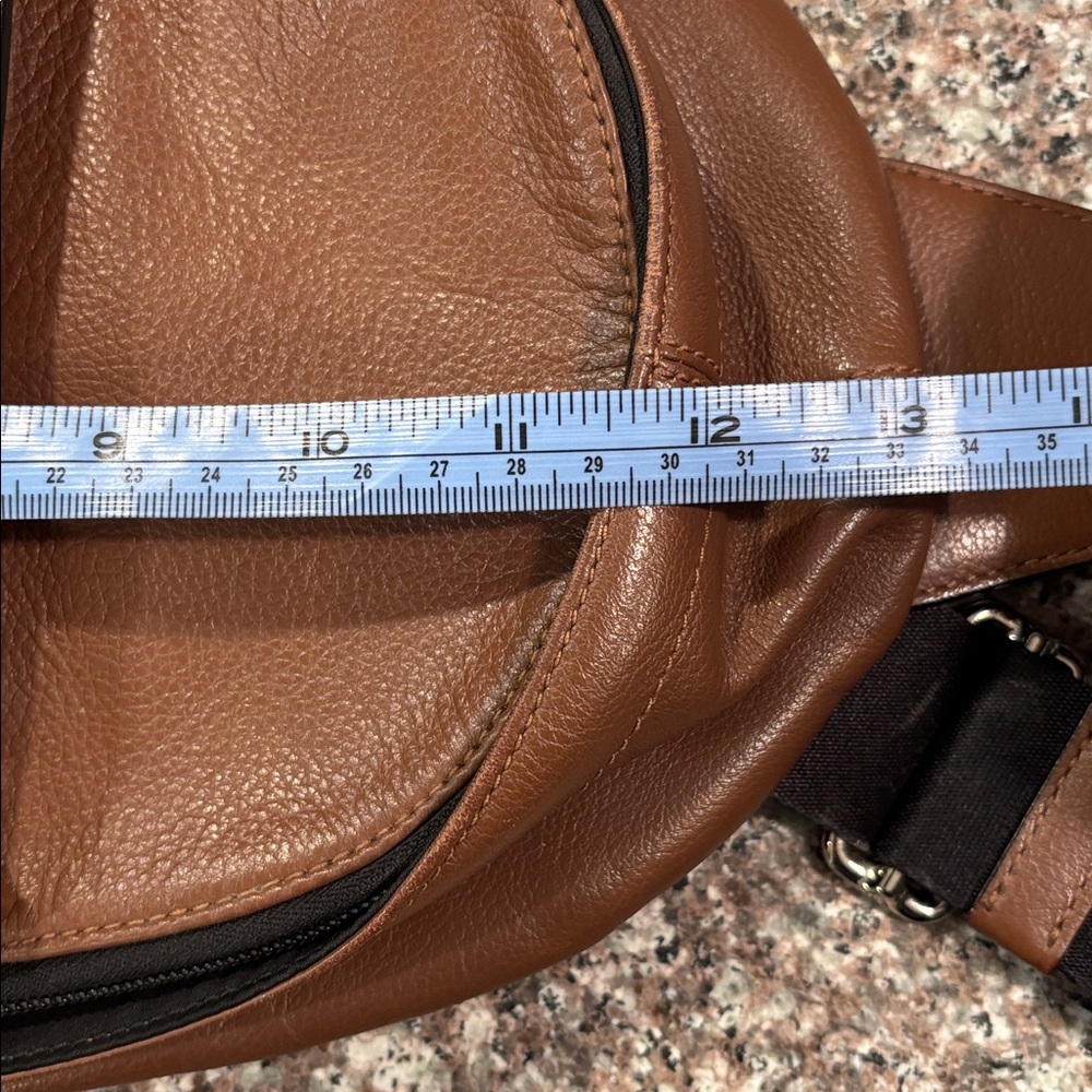 Coach Charles Messenger Brown Leather sling pack bag. - Picture 9 of 10
